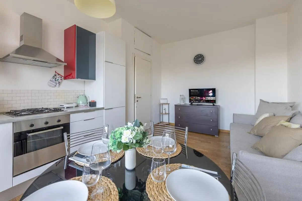 Apartment Meravigliosa Vista Su Citylife-Famagosta M2,Wifi Milan Italy