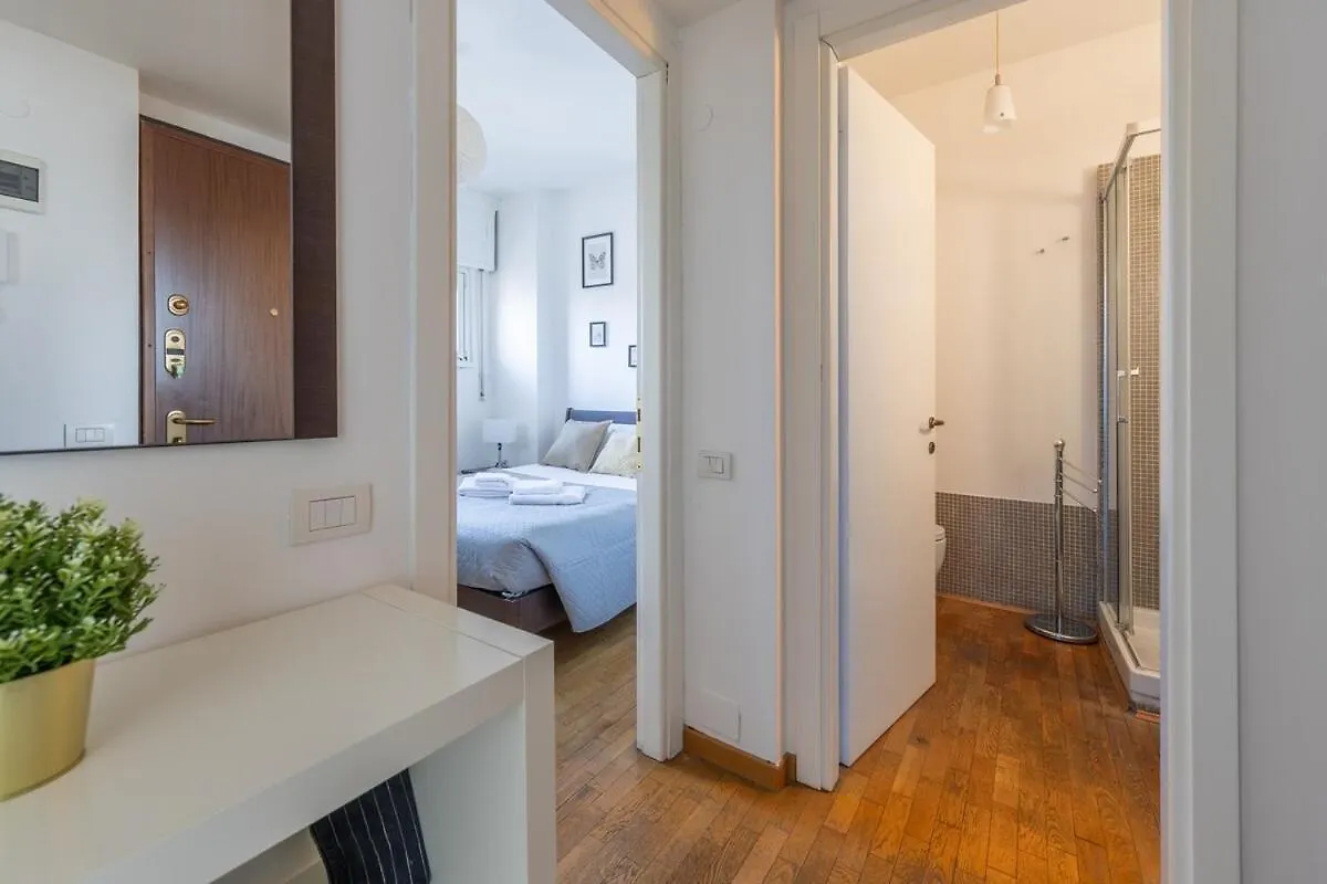 Meravigliosa Vista Su Citylife-Famagosta M2,Wifi Milan 0*,  Italy